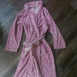 Unique Pattern Oversized Laura Ashley Bath Robe Plush Pink Floral Roses